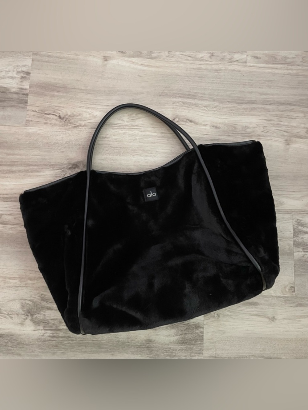 ALO YOGA EXTRA-LARGE BLACK FUR TOTE BAG SATCHEL CARRY-ON TRAVEL BAG